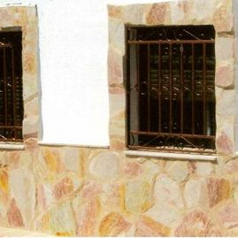 Azulejera Cerámica Cordobesa S.L. piedra natural en lajas para fachadas