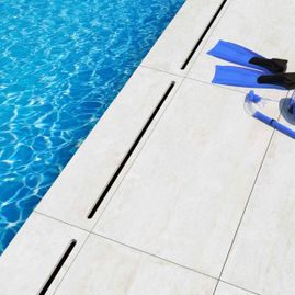 Azulejera Cerámica Cordobesa S.L. porcelánico antideslizante para piscinas serie brave (Aparici)
