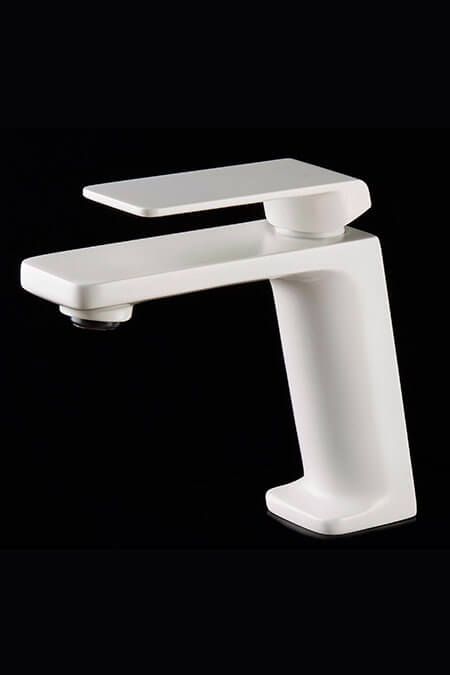 Azulejera Cerámica Cordobesa S.L. grifería monomando para baño y ducha cuadrada serie fiyi