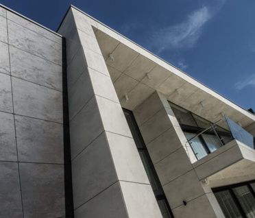 Azulejera Cerámica Cordobesa S.L. serie óxido porcelánico de gran formato coverlam (grespania)
