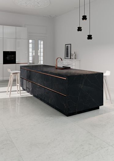 Azulejera Cerámica Cordobesa S.L. serie nero ardi porcelánico de gran formato coverlam (grespania)