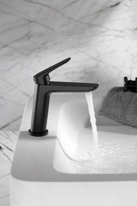 Azulejera Cerámica Cordobesa S.L. grifería monomando para baño y ducha redondo serie Belgica